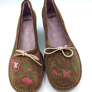 Camper "Twins" Brown Suede Embroidered Closed Toe Wedges